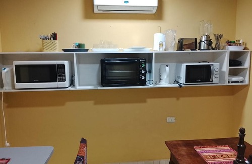 Lambare Apartment | Mi Hábitat Lambaré - Habitaciones con Baño Privado, Cocina y Comedor equipados con electrodomésticos, con Quincho al Aire Libre