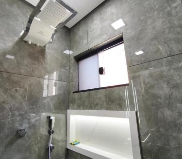 Londrina House | Micro casa 22m2 Localização estratégica Londrina