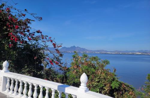 Cacuia House | Micro casa no Rio de Janeiro - Ela é privada e com boa localização - Boa para quem vem passear- Ótimo para trabalho ou home office- Pra quem está preocupado com o voo, o Aeroporto Galeão é perto- Visitar famíliares- Lugar tranquilo e agradável
