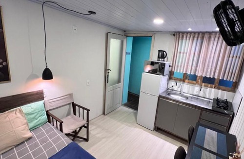 Palhoca House | Mini studio com piscina