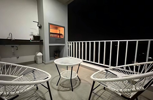 Luque Apartment | Modern 2BR Near Airport + Pool + Free Parking 5-Star Reviews