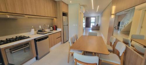 Cachoeira do Bom Jesus House | Modern 3-Suite Coastal Escape Home in Prime Location
