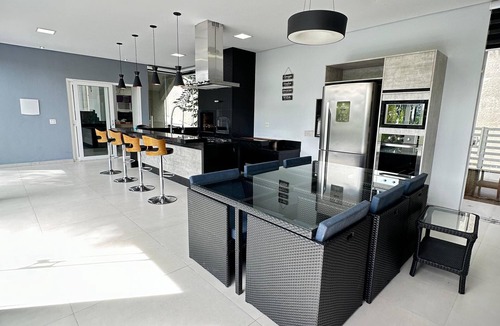 Mogi das Cruzes House | modern and elegant mansion in a privet condominium.