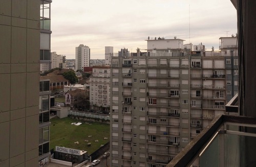 La Perla Apartment | Modern and Spacious Apartment in a central location, Steps from the Sea