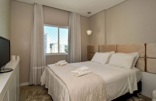 Pioneiros Apartment | Modern Apartment 0.3 miles from Ferris Wheel P2378