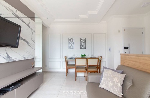 Santinho Apartment | Modern apt w/Barbecue 600m From the Beach Com305