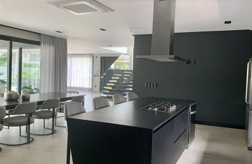 Jurere House | MODERN HIGH-END HOUSE IN JURERÊ INTERNACIONAL