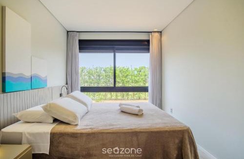 Praia do Rosa House | Modern house with pool next to Surfland ROI00