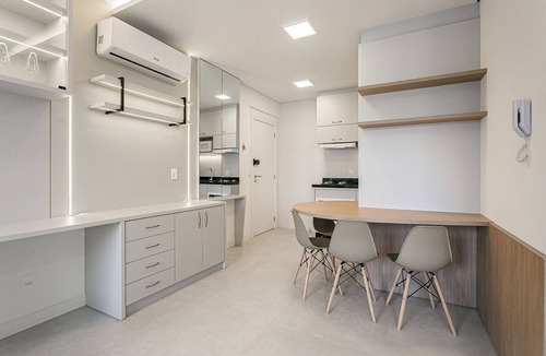 Carvoeira Apartment | Modern studio | 500m from UFSC | Dining #CARV05