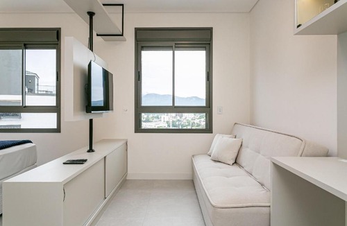 Carvoeira Apartment | Modern studio | 500m from UFSC | Dining #CARV05