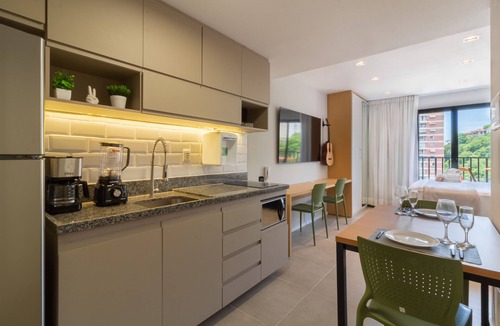 Cabucu Apartment | Modern Studio in Lapa With Pool and gym R1205