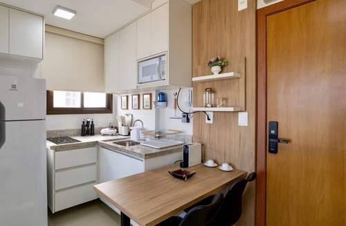 Caminho das Arvores Apartment | Modern Studio in upscale neighborhood near Mall