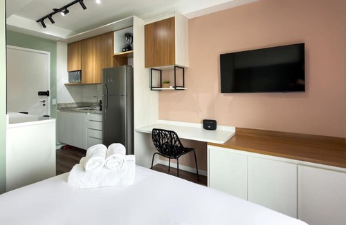 Sao Paulo Apartment | Modern studio with balcony and washer-dryer, near Expo SP