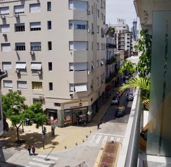 Buenos Aires Central Business District Apartment | Modern Studio with private Balcony in San Telmo