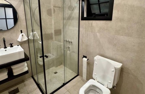 El Centro Apartment | Modern Suite in the Heart of the City