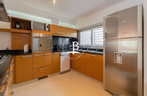 Villa del Parque Villa | Modern triplex with barbecue and garden!