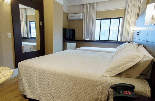 Republica Hotel | Modern Triplo Casal Stay with Sleek Design Close to São Paulo Attractions