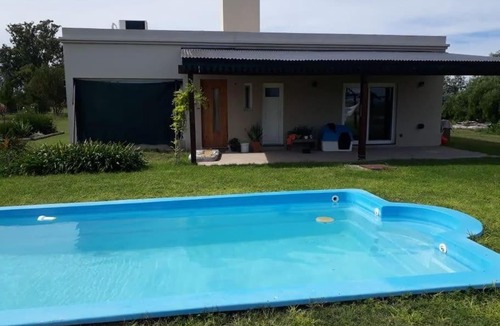 Pergamino Villa | Moderna casa de campo con pileta en Pergamino