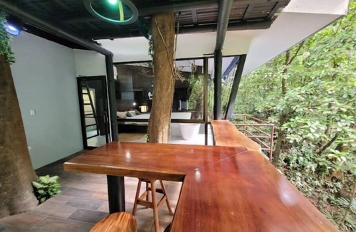 Quesada Cabin | Monkey Choice