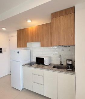 Luque Apartment | Monoambiente moderno con balcón, piscina en Luque