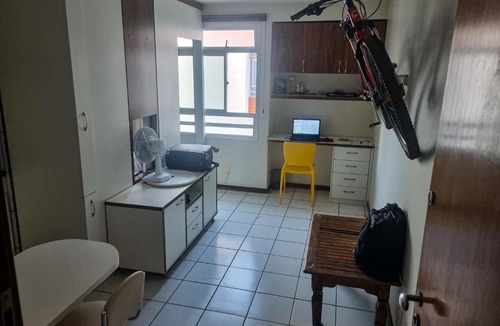 Sudoeste e Octogonal Apartment | Mont Serrat Studio