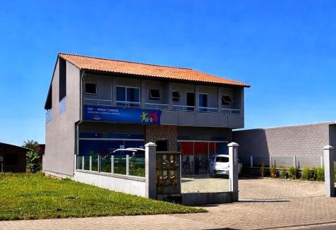Passo de Torres Apartment | Morada 2 andares próximo ao mar com estacionamento e Wi-Fi