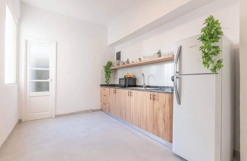 Recoleta Apartment | MOT Rentals + Classic Arenales - 5 Bd 3 Ba Recoleta