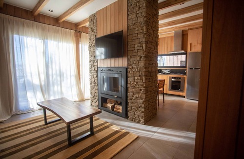 Lanin National Park Cabin | Mountain Getaway: 2-bedroom villa with incredible views in San Martín de los Andes.