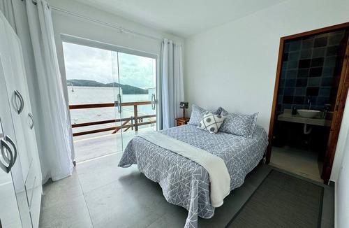 Sao Vicente de Paula House | Mountaintop paradise minutes away from Arraial do Cabo's iconic beaches