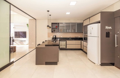 Maringa House | Munich House in Maringá with Air Conditioning, Pool and Gourmet Area