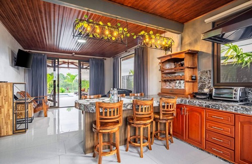 Penas Blancas Villa | Nayari Frog Farmstay Villa La Fortuna