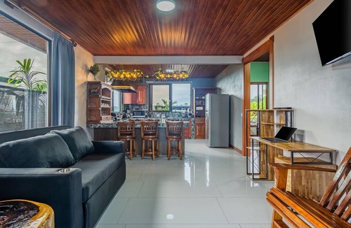 Penas Blancas Villa | Nayari Toucan Farmstay Villa La Fortuna