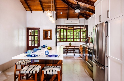 Palm Beach Estates House | NEWLY Renovated! Ocean, Beach Casa with 5 Bedrooms, 5 Baths & Private Pool!