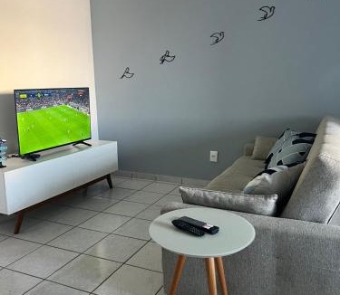 Enseada Azul Apartment | Novidade na Enseada Azul! Apto com churrasqueira, área gourmet e Ar condicionado a 150m da praia