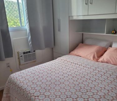 Jacarepagua Apartment | Novo e aconchegante apartamento 2 quartos Vivaz Prime Estrada dos Bandeirantes próximo Projac e Rio centro supermercados farmácias restaurantes transporte público