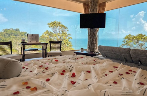 Manuel Antonio Hotel | Ocean View Penthouses by Issimo - Adults Only