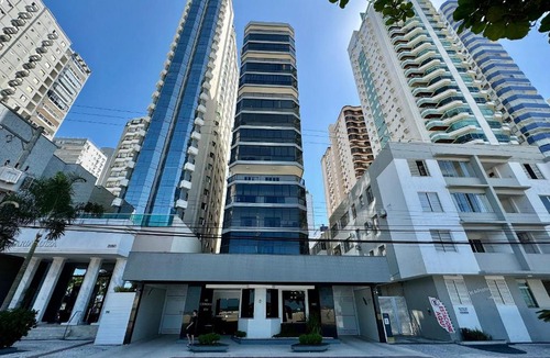 Centro Apartment | Oceanfront 4 Suite Apartment in Downtown Balneário Camboriú