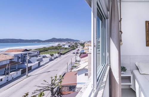 Mariscal Apartment | Oceanfront Duplex with Hot Tub
