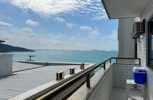 Prainha Apartment | Pé na Areia REAL Vista Mar Varanda 8 pessoas