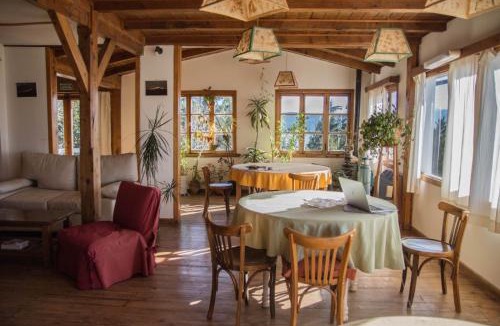 Golondrinas Bed & Breakfast | Pajaro Azul