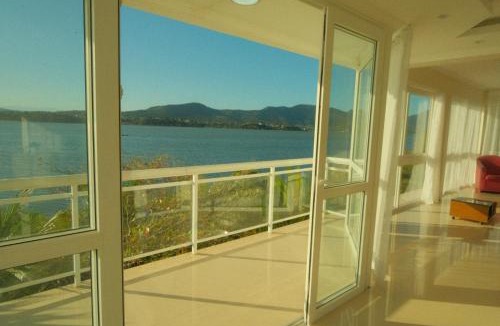 Marica House | Paraíso da Lagoa - Piscina, Deck e Conforto