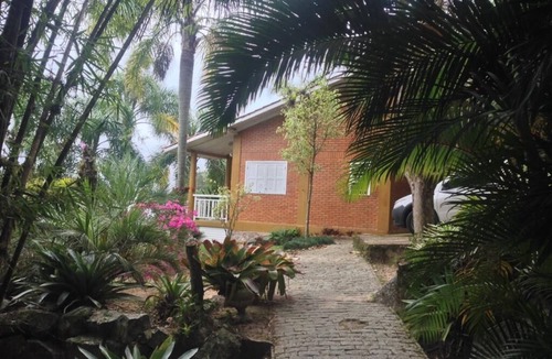 Laguna House | Paradise House between the Lagoon and the Sea in Laguna/SC that accepts pets.