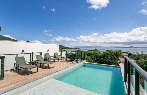 Santo Antonio de Lisboa Apartment | Partial Sea View | Pool | Near the Seafront #SAL08
