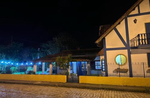 Passa Quatro House | Passa Quatro- CASA INTEIRA RUSTICA para até 9 pessoas