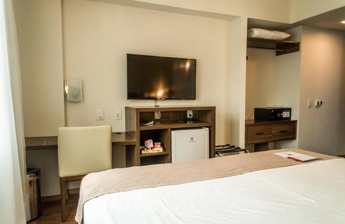 Centro Hotel | Passa Vinte Stay | Central Palhoça Location | Pets Are Allowed
