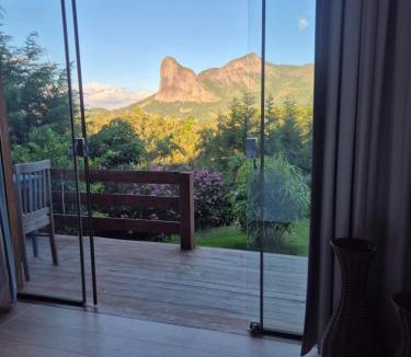 Vitor Hugo Cabin | Pedra Azul Chalé Clássico