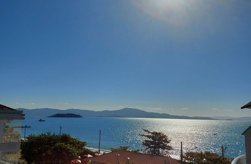 Cachoeira do Bom Jesus Apartment | Penthouse with Pool, Barbecue and Wonderful Sea View