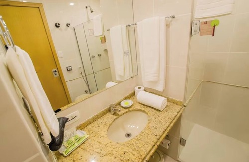Civic Center Hotel | Perfect For Work & Relaxation w/Breakfast