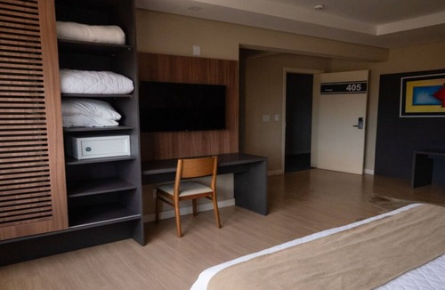 Simoes Lopes Hotel | Pet-Friendly Pelotas Stay w/Pool Access | 0.3 mi to Praça Coronel Pedro Osório