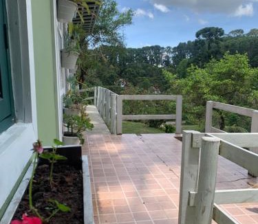 Jardim Europa Cabin | Petite Maison - Dona Belandira